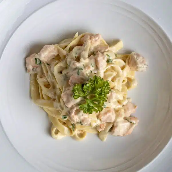 PA11. FETTUCCINE SALMON