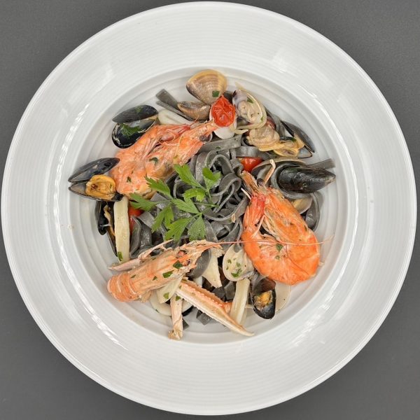 PA7. SQUID INK PASTA WITH MIX SEAFOOD