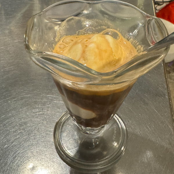 DE7. AFFOGATO